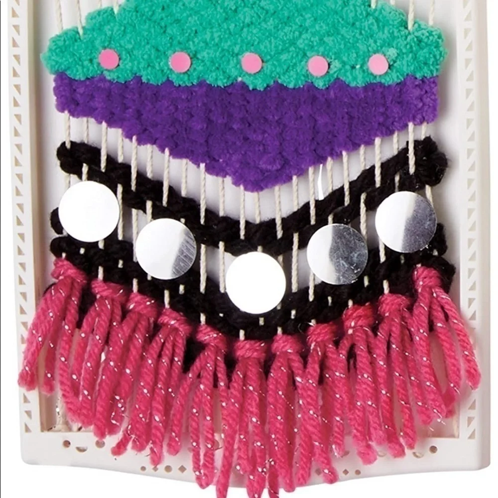 Klutz yarn art craft kit set, NEW IN BOX